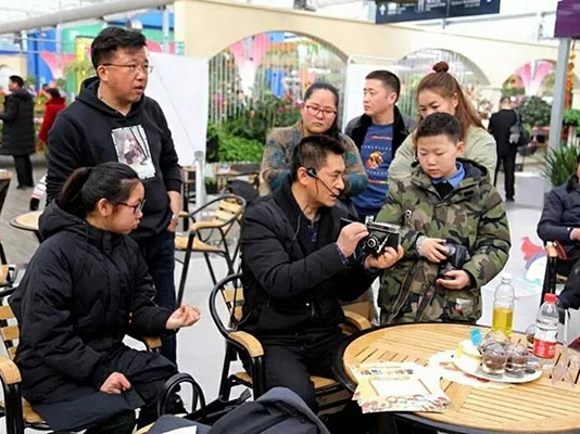 “百影千姿 滿(mǎn)鹽回春”百度思科首屆兒童攝影大賽第一站——荷蘭花海